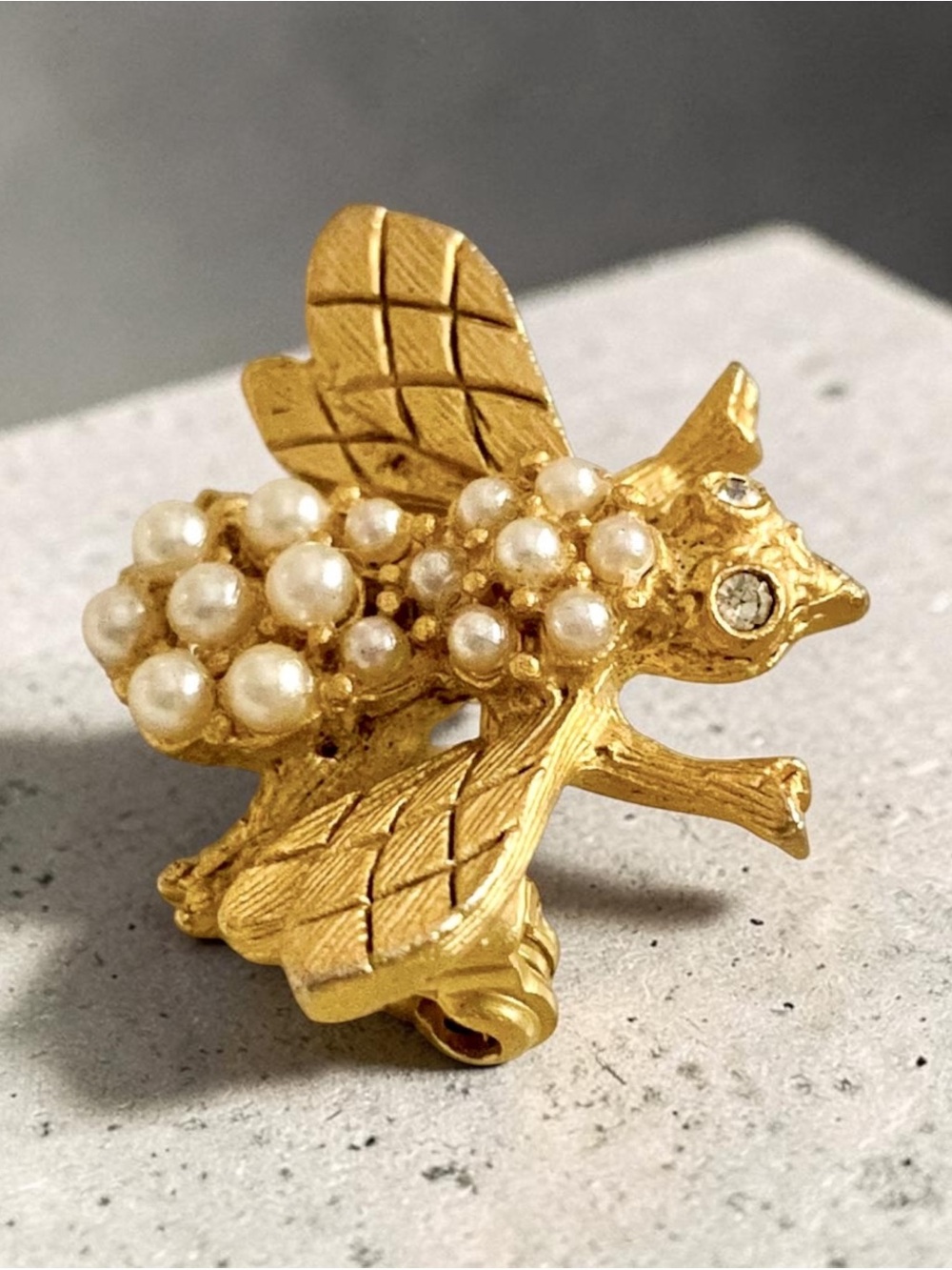 Vintage Joan Rivers Faux Pearl & Clear Chrystal Eye Bee Brooch